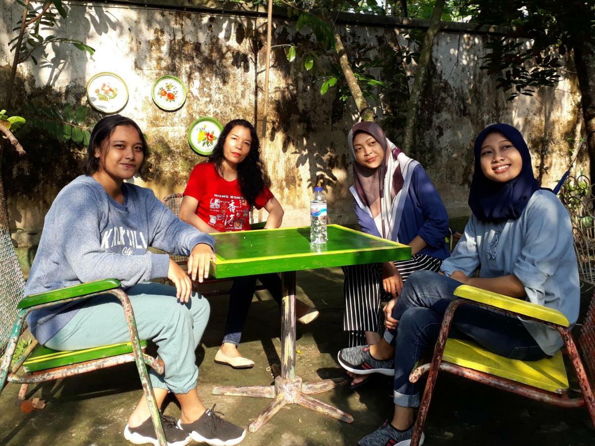 Wisma tamu Sonosewu 2*