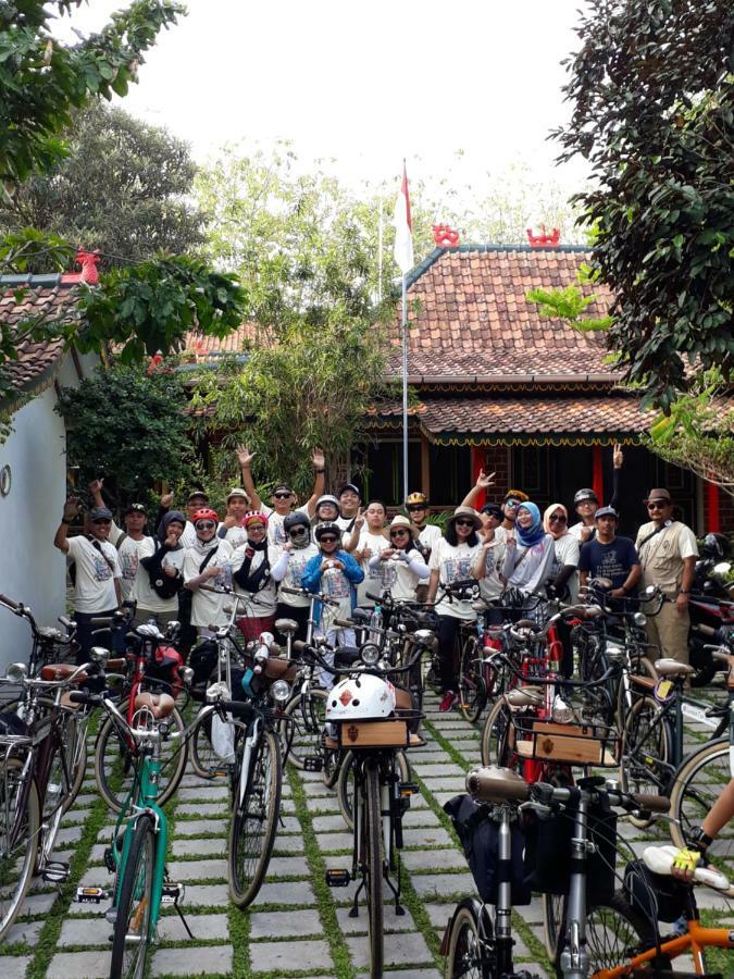 Wisma tamu Sonosewu 2*